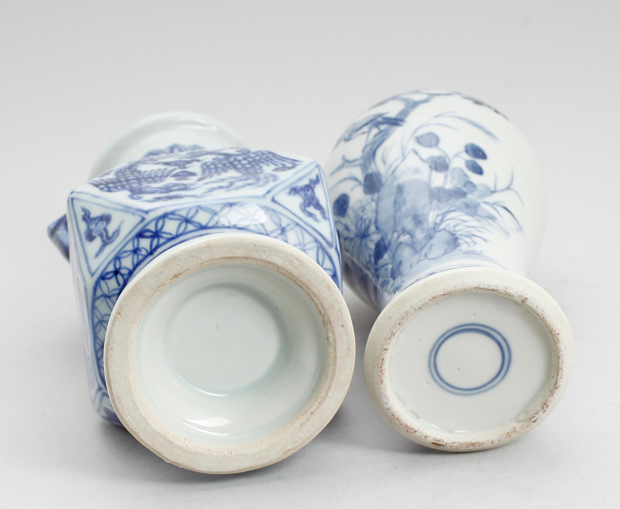 VASER, 2 st, porslin, Kina, 1900-/2000-tal.