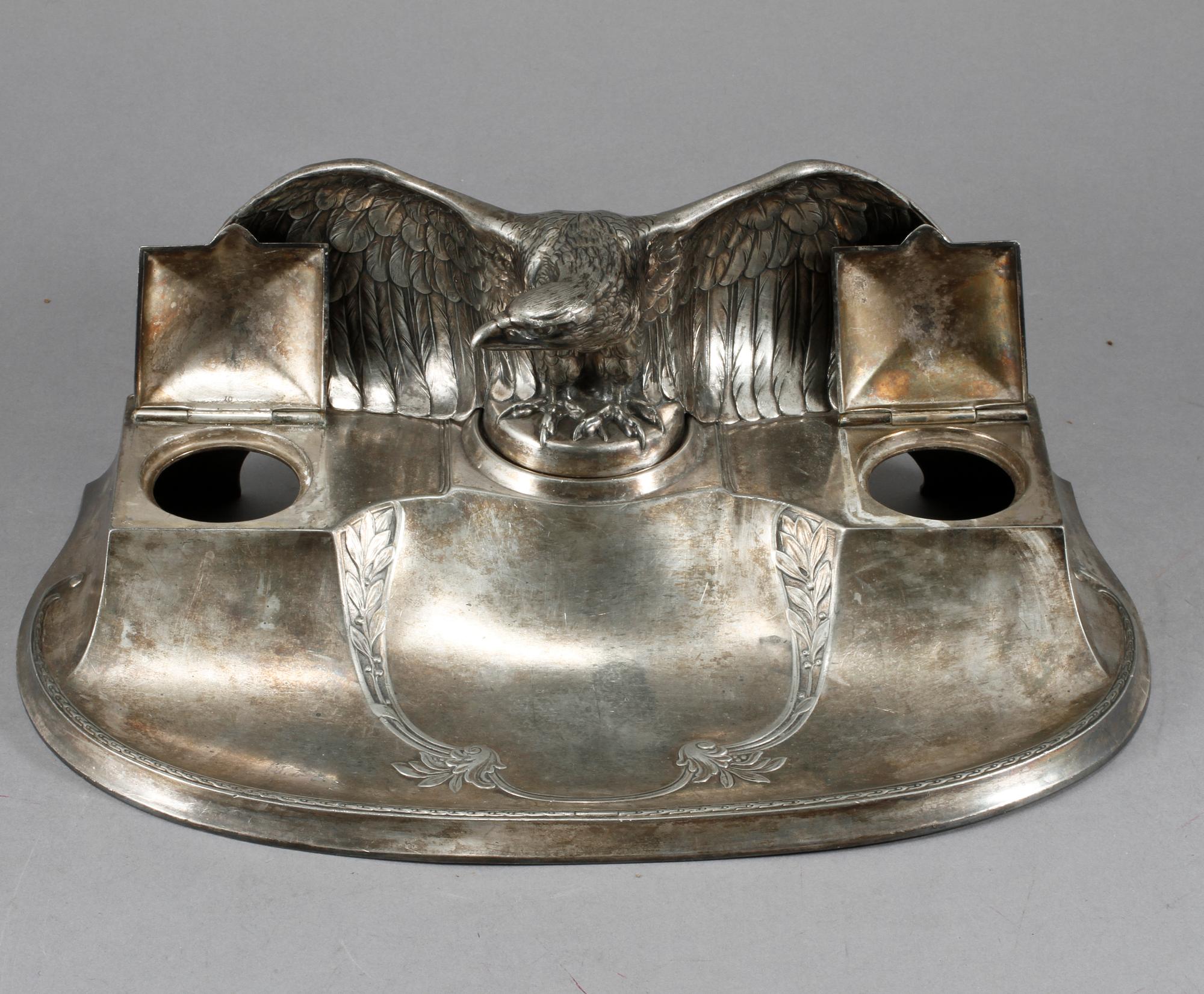 SKRIVBORDSUPPSATS, 3 delar, vitmetall, WMF, jugend, tidigt 1900-tal.