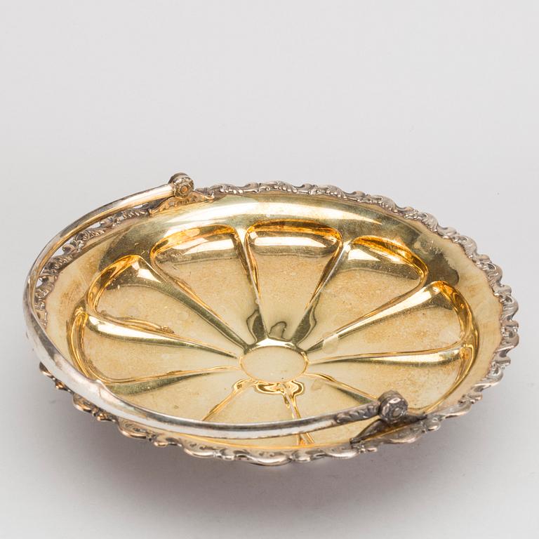 A finish silver bowl on foot with handle, 1935. Weight app. 560 gram.