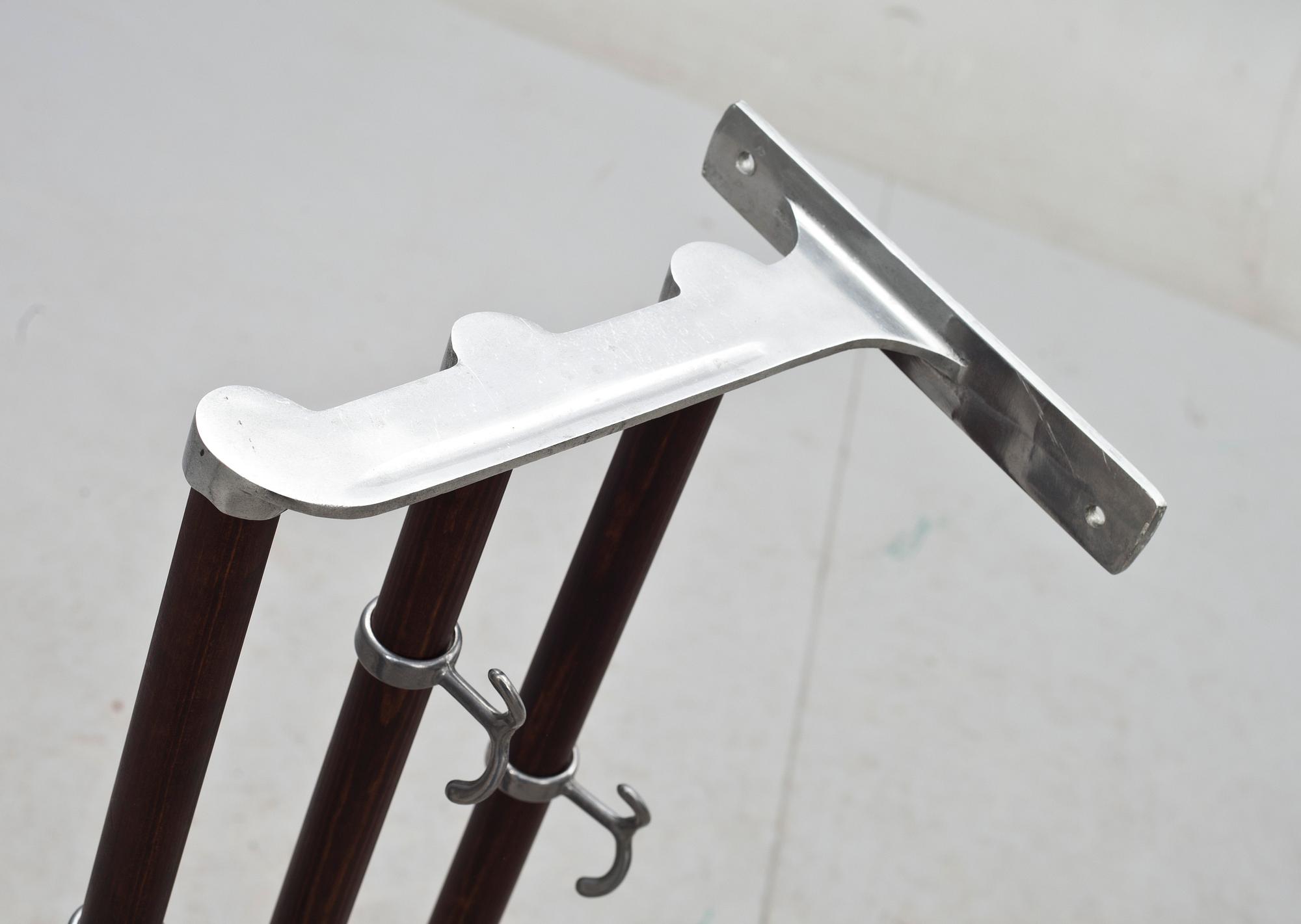 HATTHYLLOR, ett par. Funkis, 1900-talets första hälft.