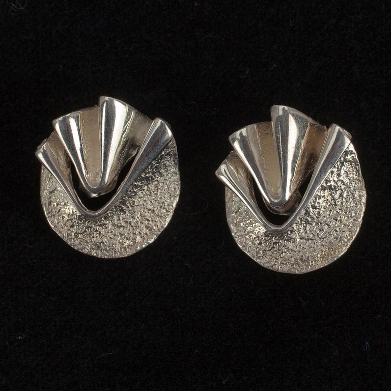 PARTI SMYCKEN, 9 delar, silver, bl.a. Åbo, 1900-talets andra hälft. Tot. vikt ca 91,6 g.