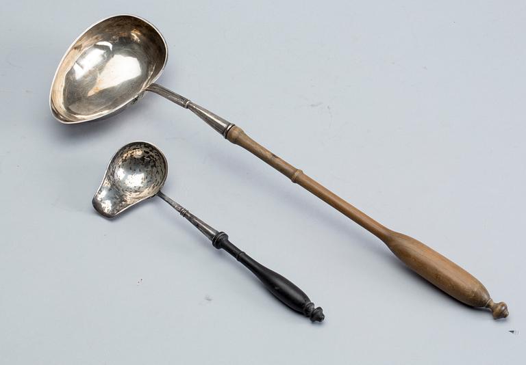 BÅLSLEV samt SÅSSKED, silver 1800-tal, vikt 160 gr inklusive handtag.
