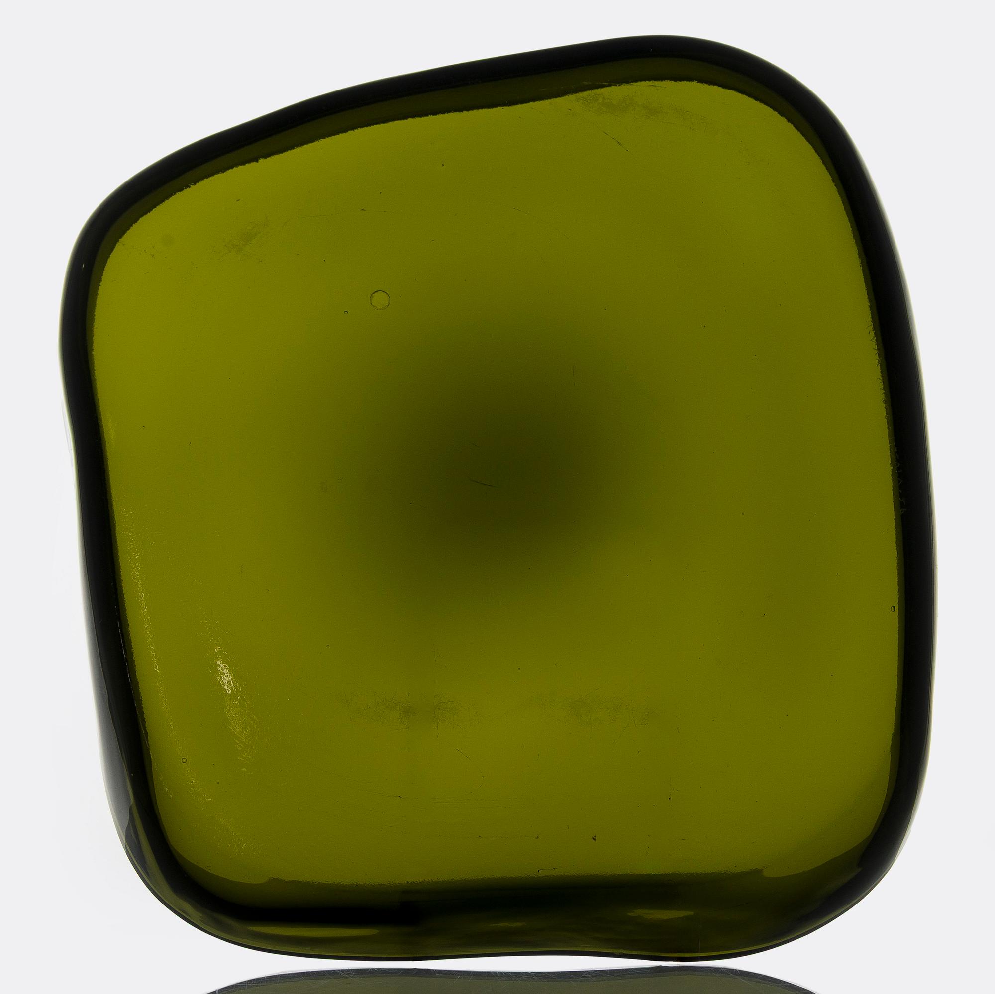 Alvar Aalto, a '3900-39' plate signed Alvar Aalto Iittala -56.