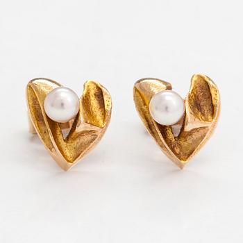 Björn Weckström, örhängen, "Tundra flower", 14K guld och odlade pärlor, Lapponia.