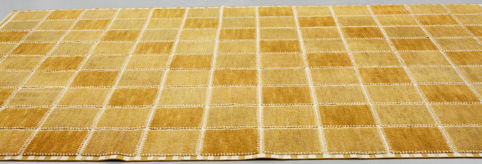Barbro Nilsson, matta, "Gyllenrutan", reliefflossa, ca 381,5 x 259,5-269 cm, signerad AB MMF BN.