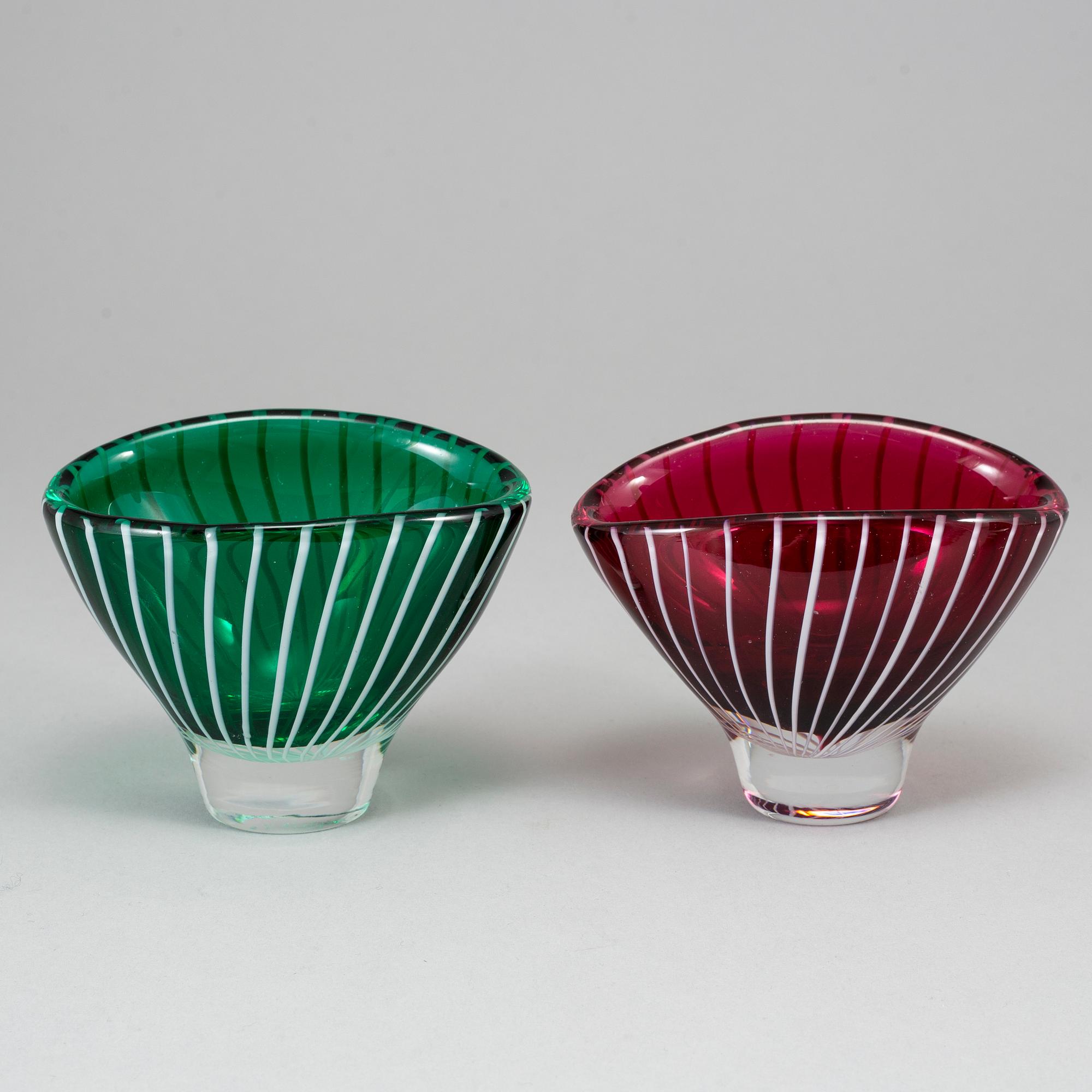VICKE LINDSTRAND, vaser, 3 st, "Zebra", glas, Kosta, 1900-talets mitt.