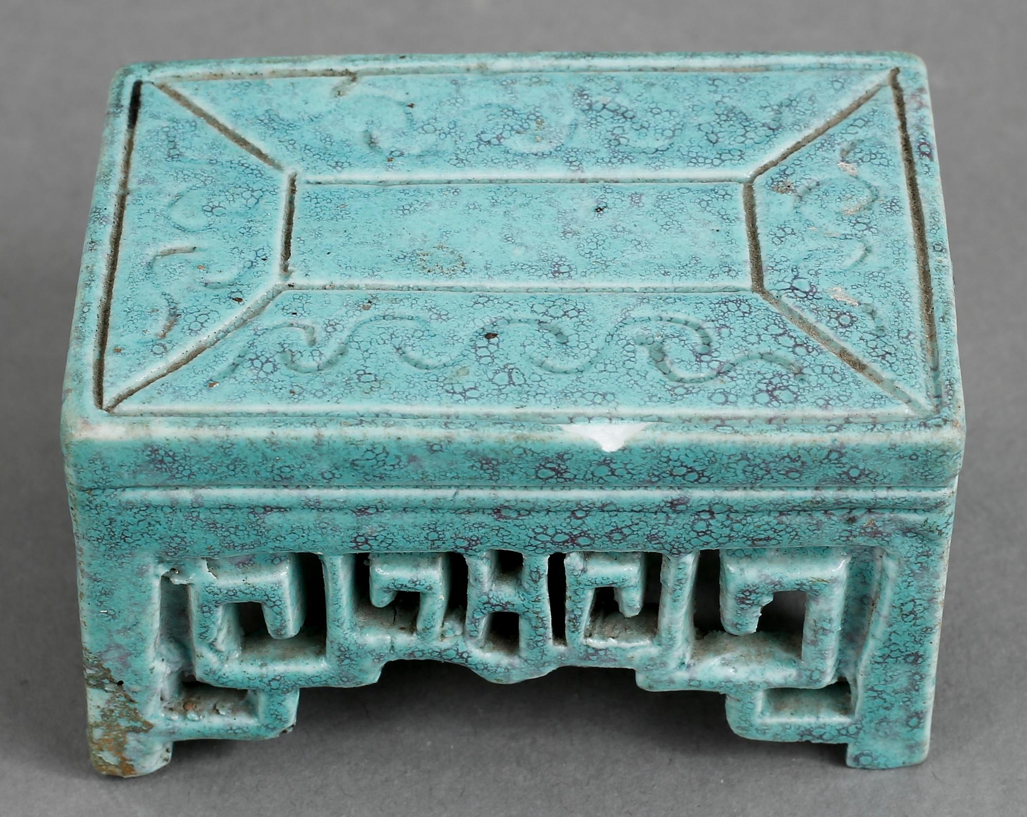 MINIATYRBORD, porslin, Kina 1900-talets första hälft.