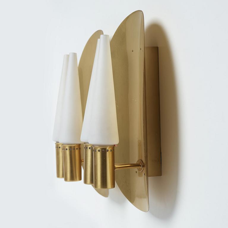 A pair of brass and glass wall sconces by Hans-Agne Jakobsson, Markaryd, second half of the 20th century.