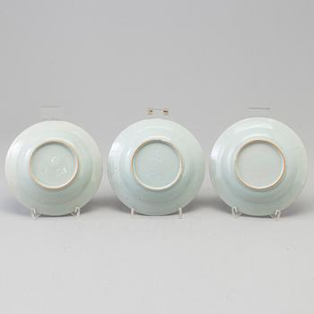 A set of three blue and white dessert dishes, Qing dynasty, Qianlong (1736-95).