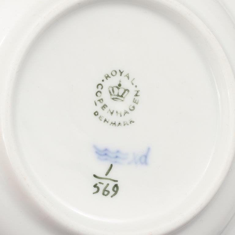 SERVISDELAR, 140 delar, "Musselmalet", porslin, Royal Copenhagen, 1900-talets andra hälft.