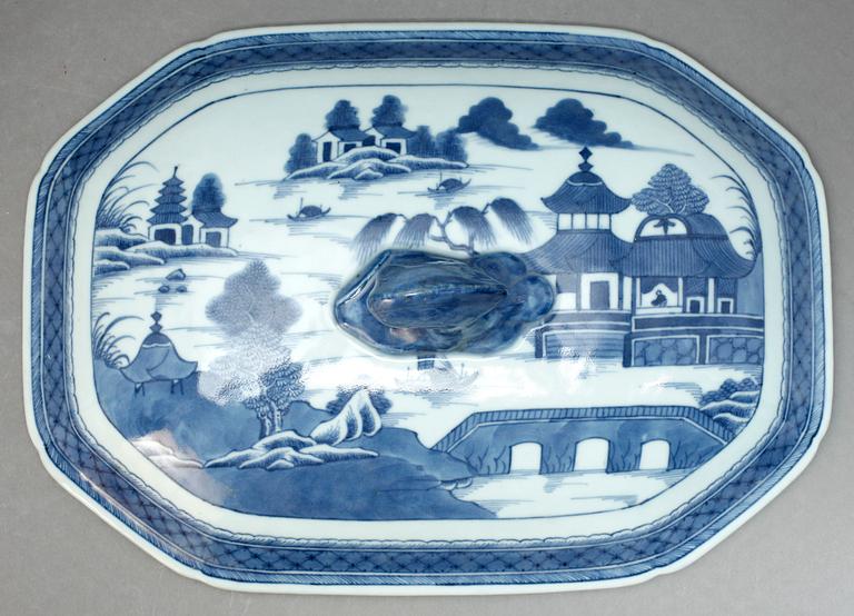 TERRIN, porslin, Kina 1800-talets första hälft.