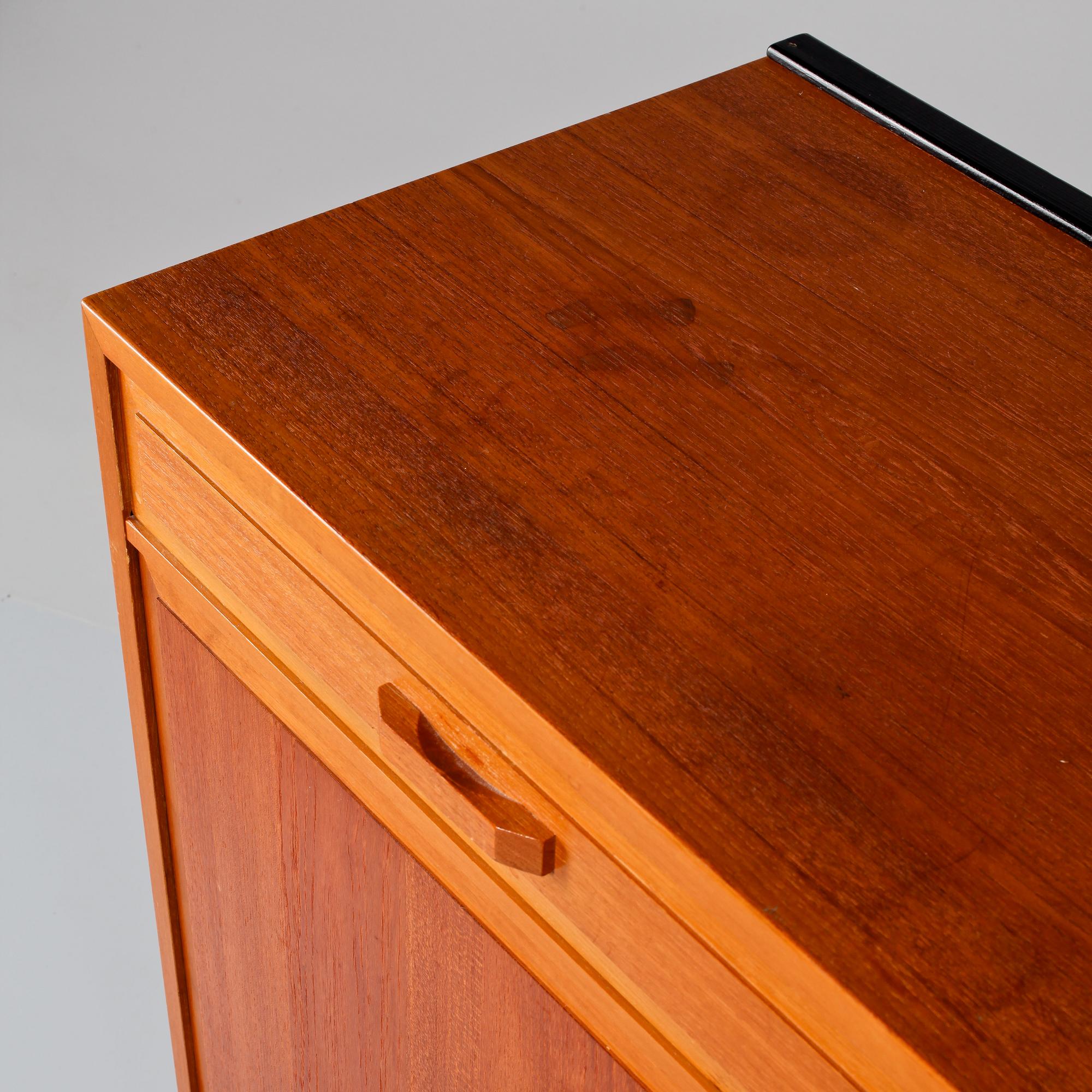 SIDEBOARD, omkring 1900-talets mitt.