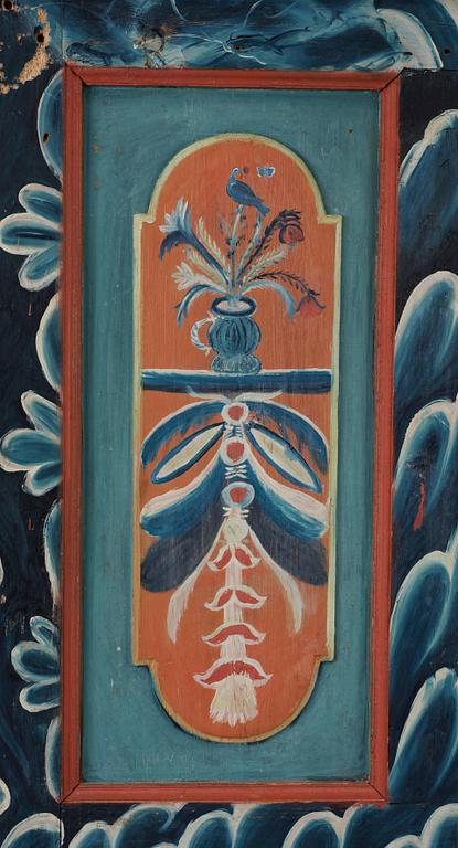 VÄGGFAST SÄNG, allmoge, Hede, Härjedalen. Bär dat 1795. Målningen utförd av vandrande målare från Järvsö, Hälsingland.