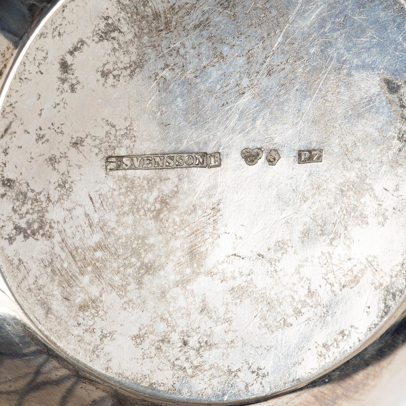 Vas samt två skålar, silver, Sverige 1917-1919.