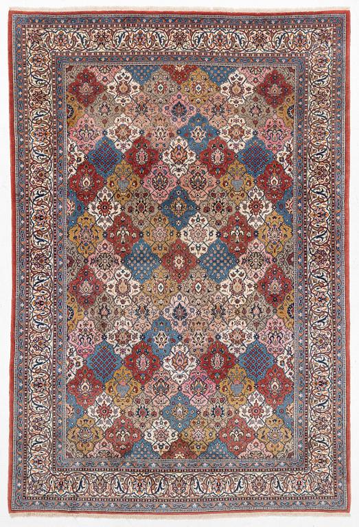 Rug, Sarough, 365 x 245 cm.