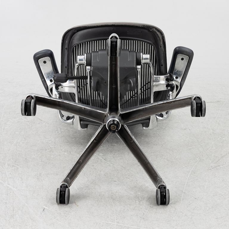 Don Chadwick och Bill Stumpf, skrivbordsstol, "Aeron", Herman Miller.