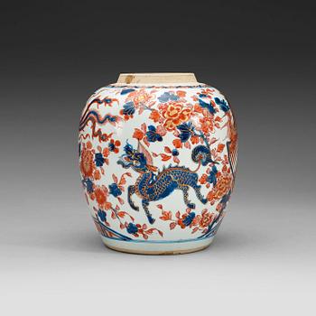 514. A imari jar, Qing dynasty Kangxi (1662-1722).