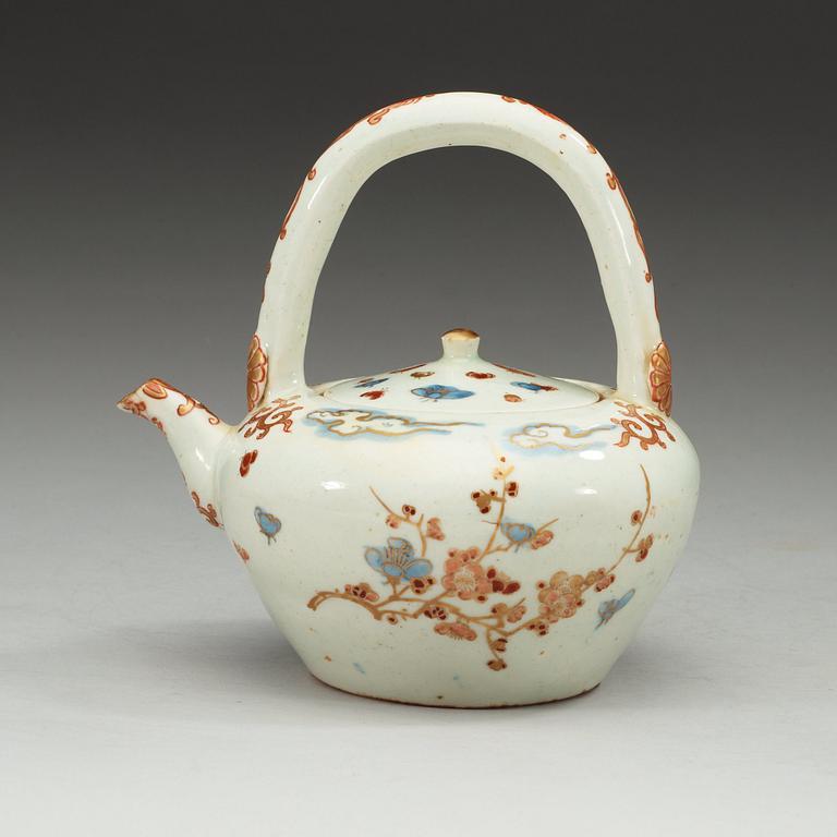 TEKANNA med LOCK, porslin. Japan, Edo (1603-1868).