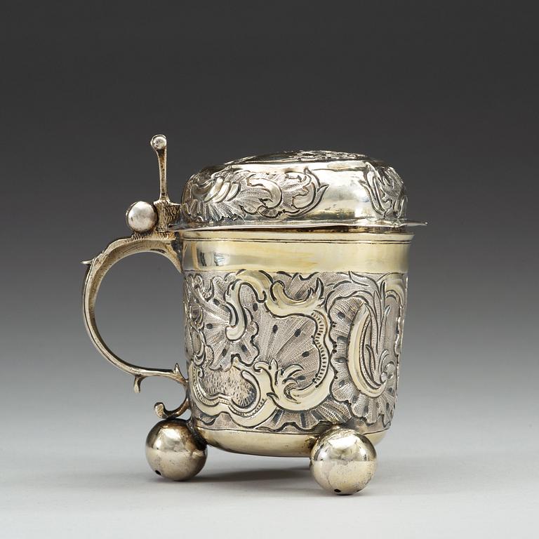 A Russian 18th century parcel-gilt tankard, unidentified makers mark, Moscow 1760's.