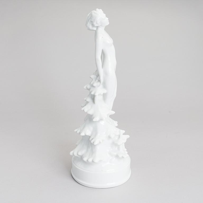 Yrjö Liipola, a porcelain sculpture Arabia, signed Yrjö Liipola -35.