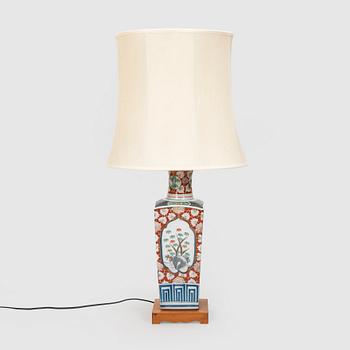 Bordslampa, porslin, Kina, 1900-tal.