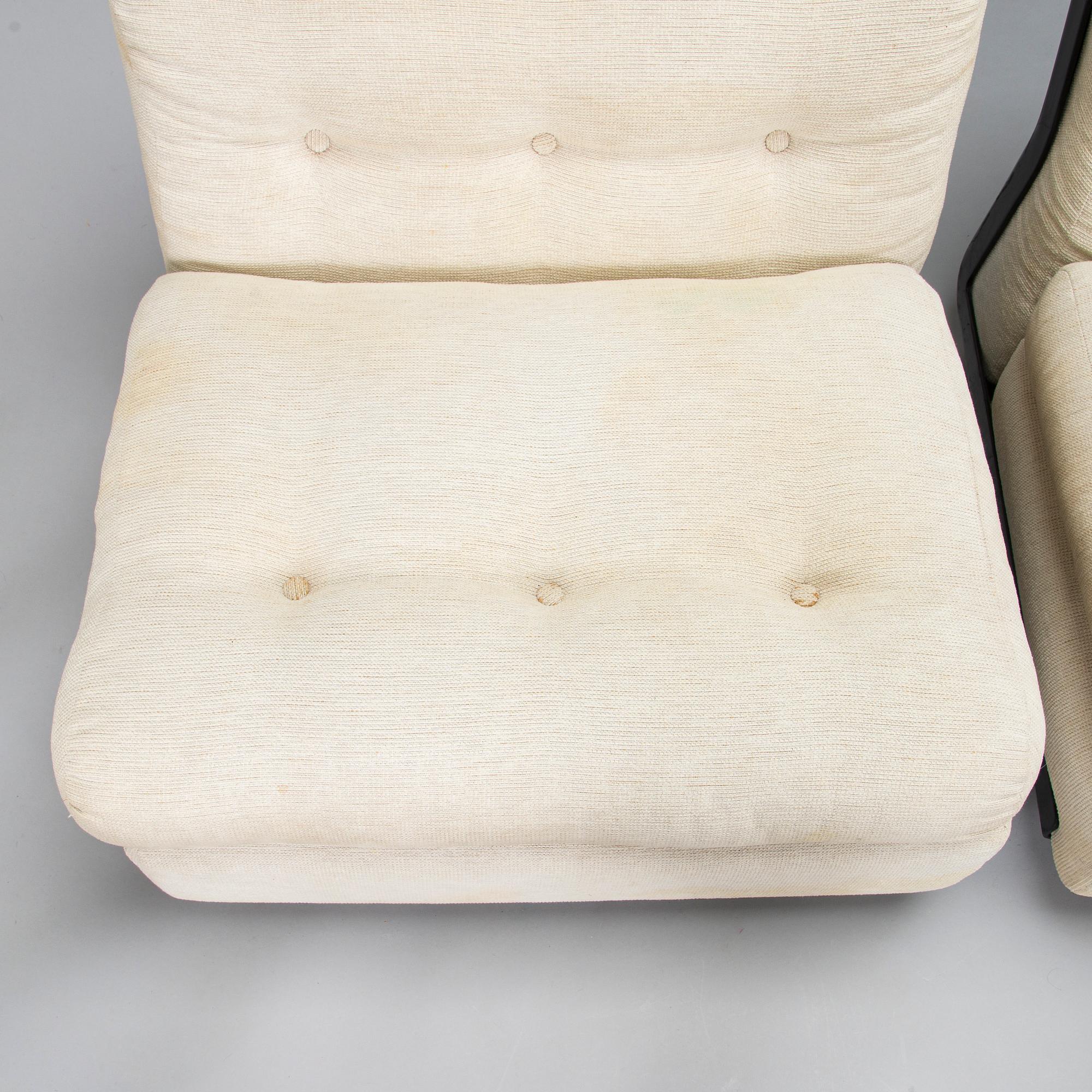 Mario Bellini, A pair of 'Amanta' armchairs for C&B Italia,  second half of the 20th century.