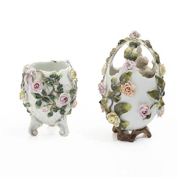 Table decorations, 2 pcs, porcelain, probably Sitzendorf, Germany, 1887–1900.