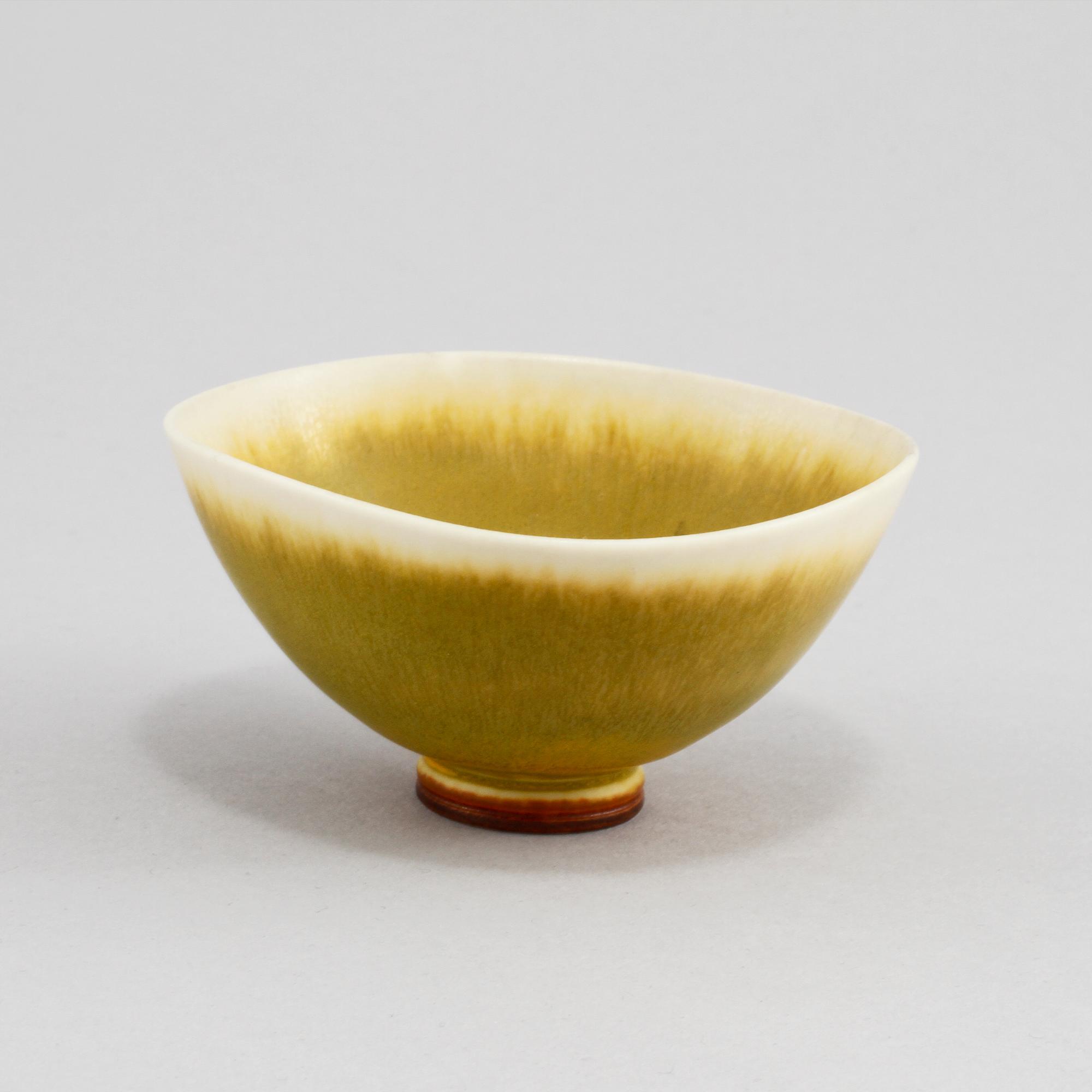 SKÅL, stengods, Berndt Friberg, Gustavsbergs studio, signerad, 1900-talets andra hälft.