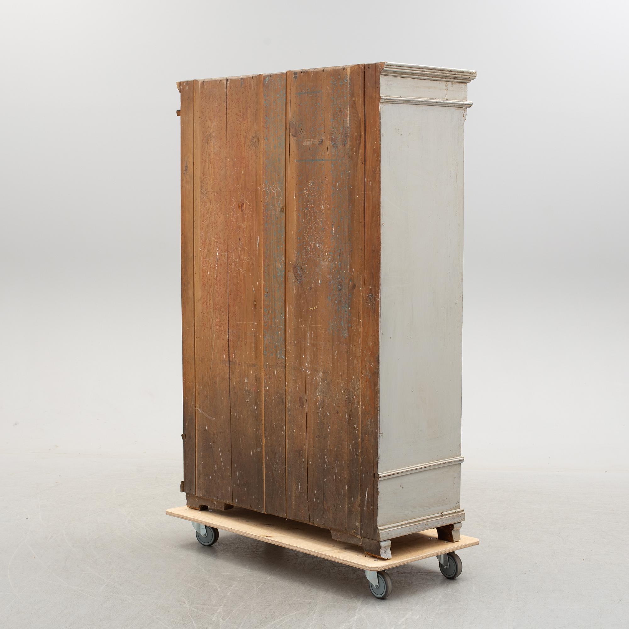 A painted wardrobe from around year 1900.