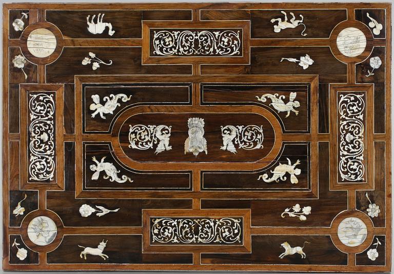 BORD, Barock/barockstil, bl a 1700-tal.