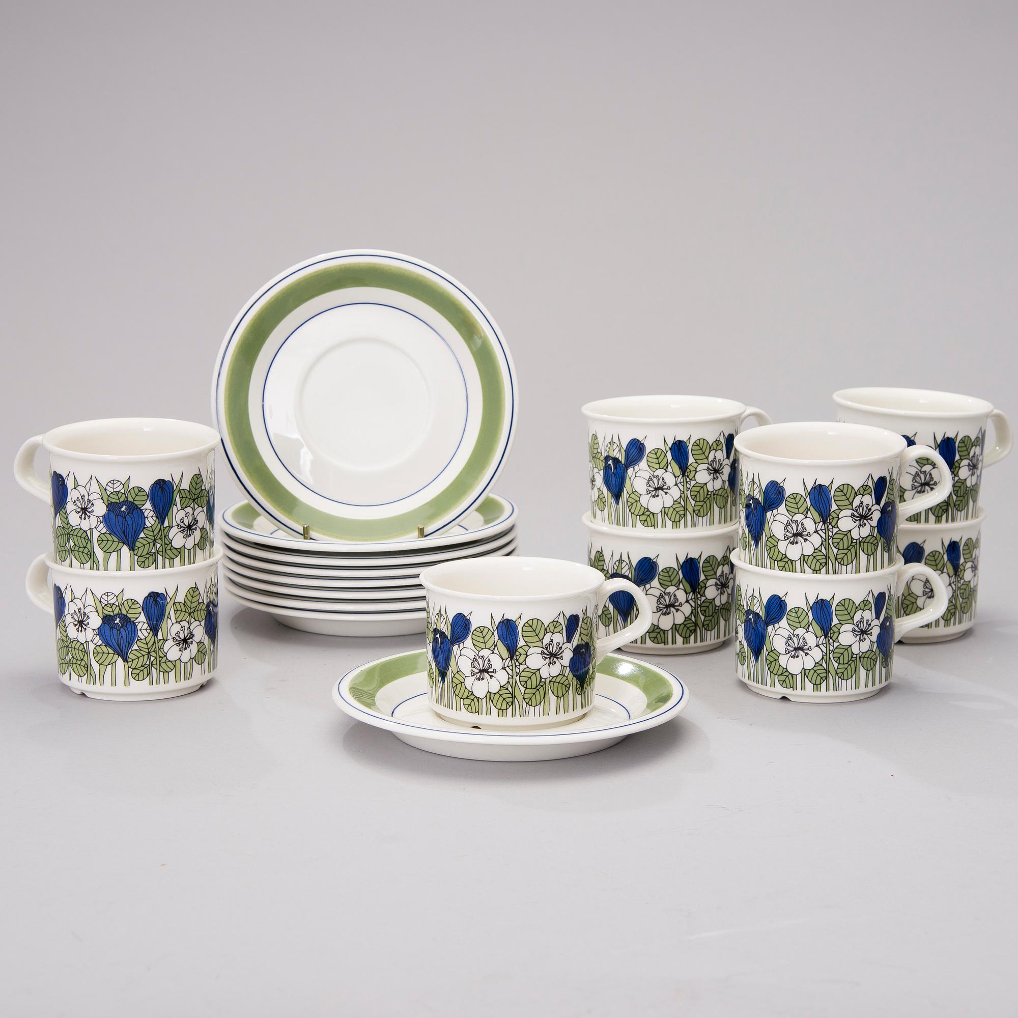 KAHVI-/TEEKUPPEJA, 9 kpl, "Krokus"-koriste Esteri Tomula, Arabia 1978-79.