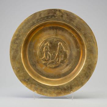 A brass dish, 16th century, Nürnberg.