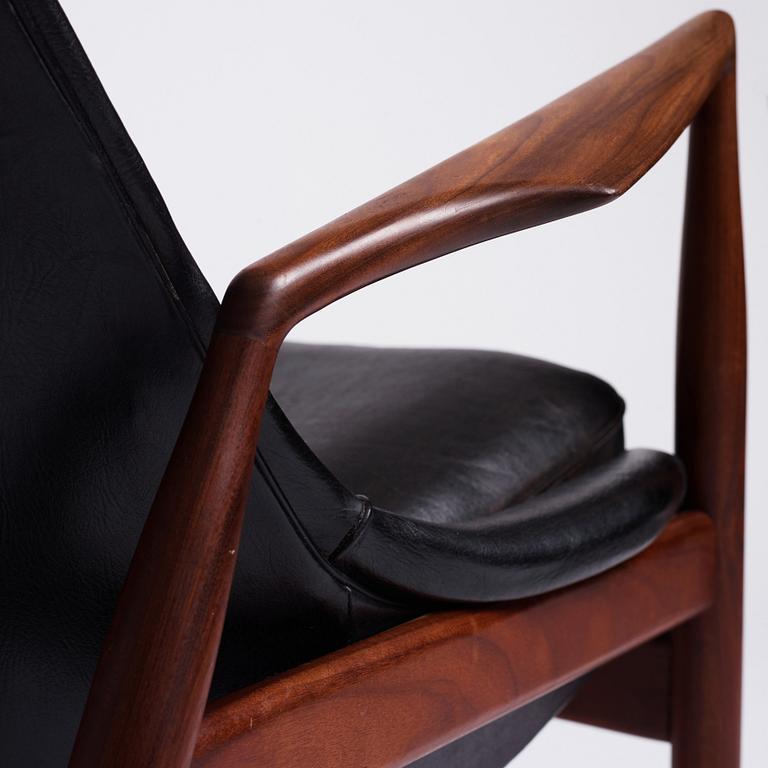 Ib Kofod-Larsen, a 'Sälen' (Seal) armchair, Olof Perssons Fåtöljindustri (OPE), Jönköping, Sweden 1950-60s.