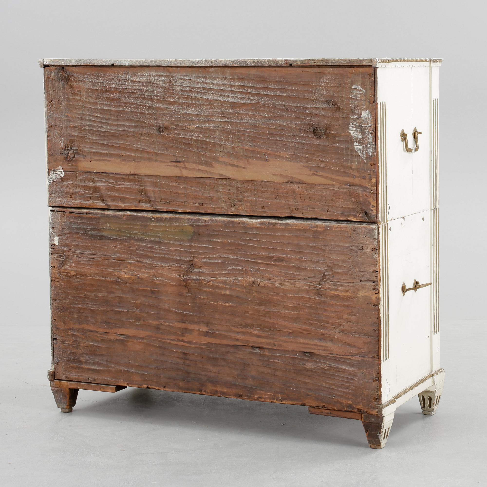 CHIFFONJE, Sengustaviansk, omkring 1800.