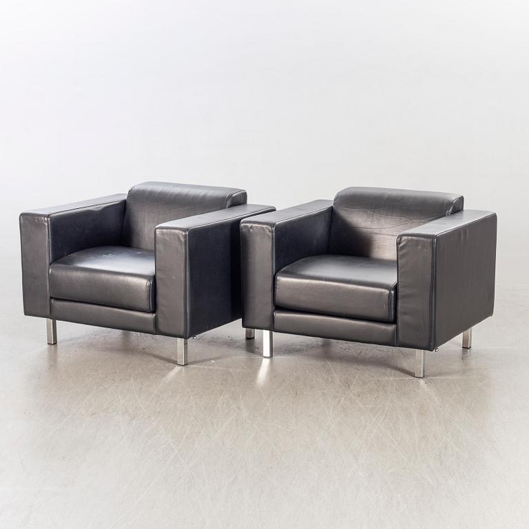 A PAIR OF LOUNGE CHAIRS MARTELA LARGO 21 TH CENTURY.