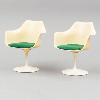 EERO SAARINEN, stolar, ett par, "Tulip", licenstillverkat av Knoll Schweiz.