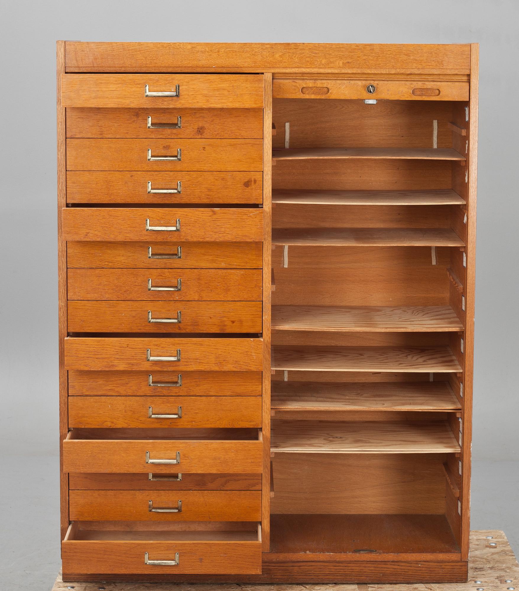 ARKIVSKÅP, Åtvidabergs Snickerifabrik. 1900-talets andra hälft.