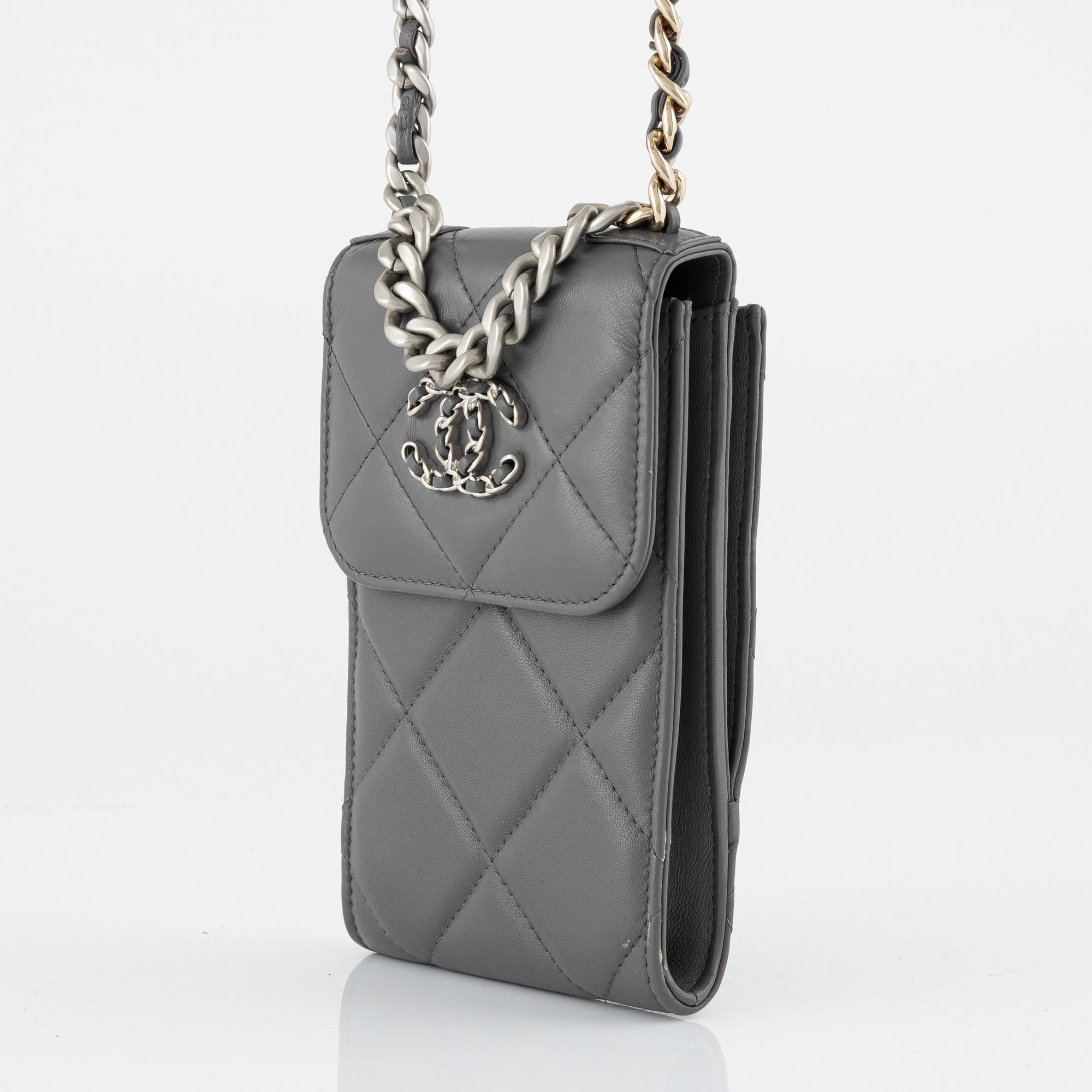 Chanel a quilted mobile phone bag 2022 2023. Bukowskis