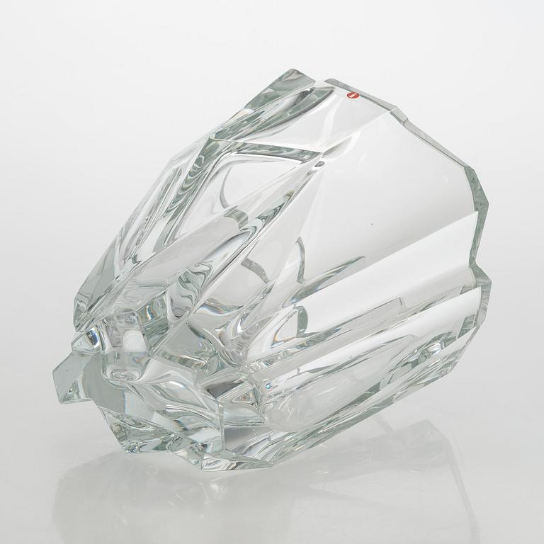 Tapio Wirkkala, vas, "Isberg", signerad Tapio Wirkkala 3825.