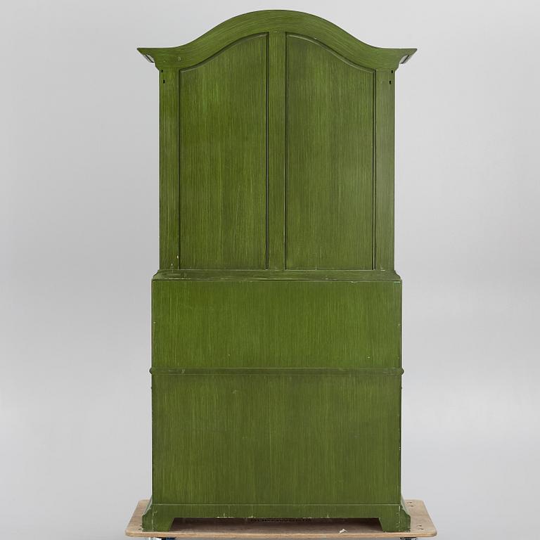 A Rococo style display cabinet, second half of the 20th Century.
