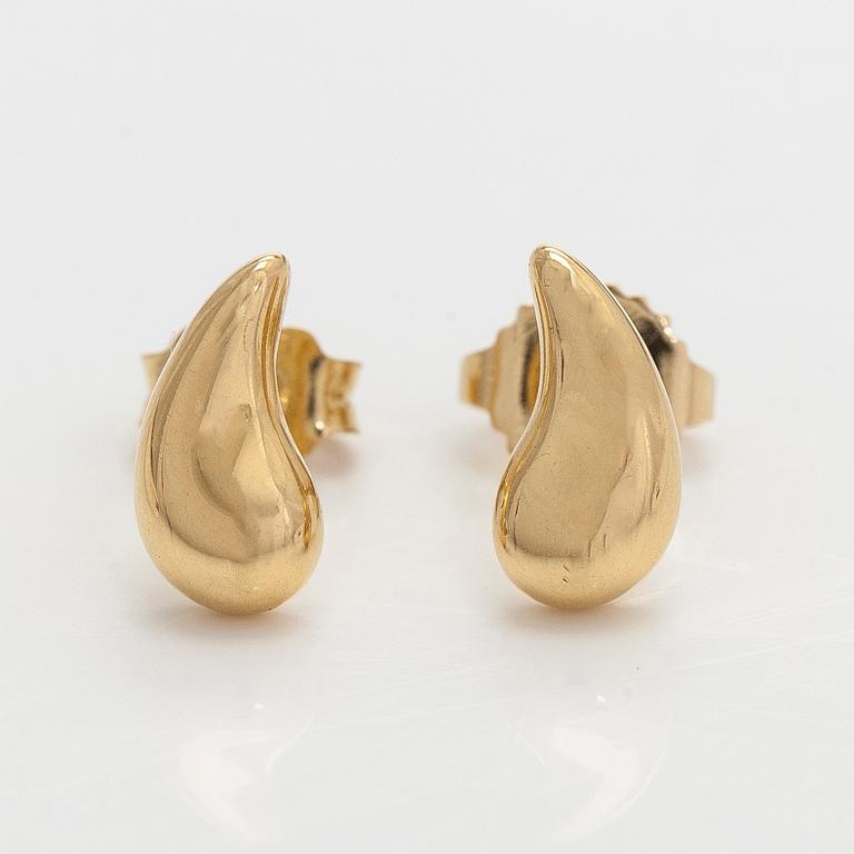 Tiffany & Co, Elsa Peretti, a pair of 18K gold "Teardrop" earrings.