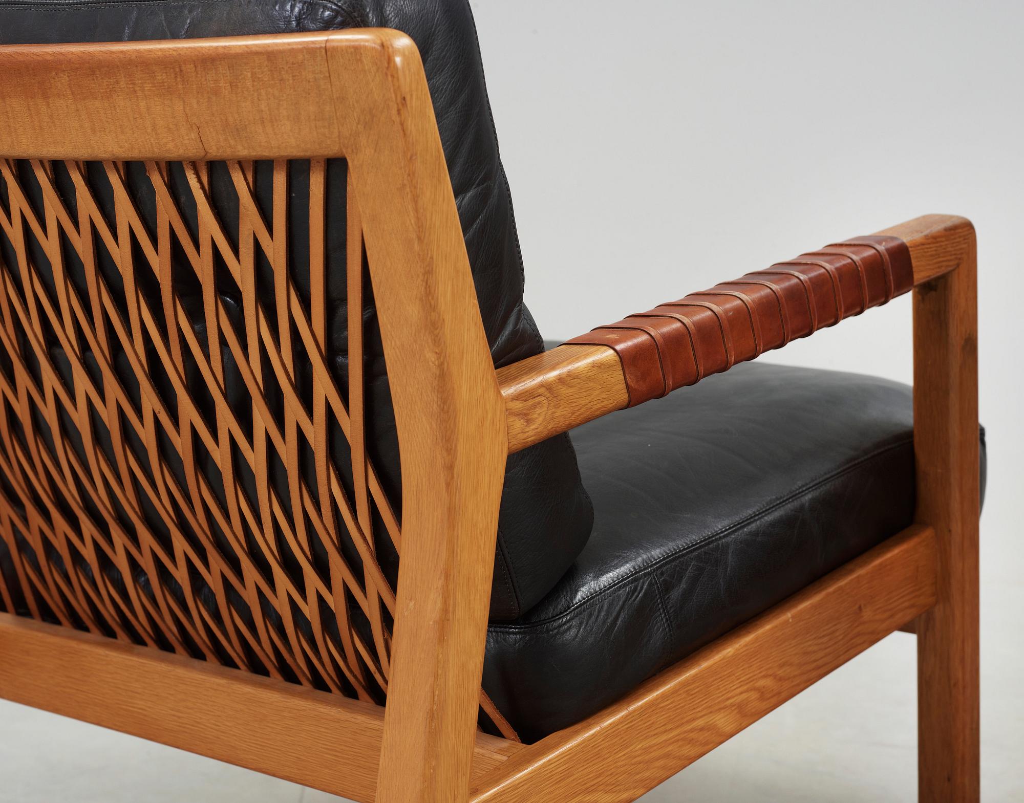 FÅTÖLJER, 2 st, och läder, Carl Gustaf Hiort af Ornäs, Finland sent 1950-tal.