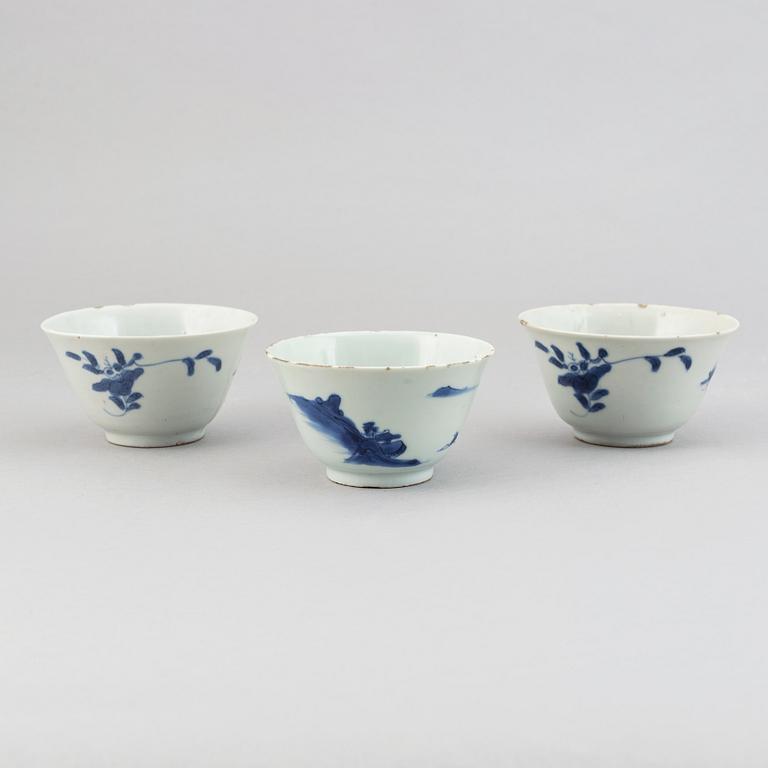 A set of three blue and white tea cups, Qing dynasty, 18th Century.