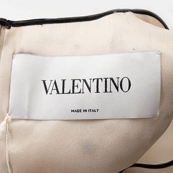 Valentino, A silk dress, size 4.