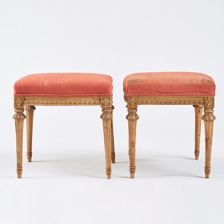 Taburetter, ett par, av Johan Erik Höglander (mästare i Stockholm 1777-1813), Gustavianska.