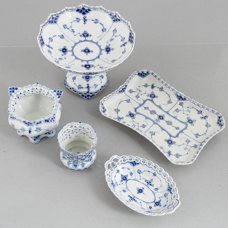 Royal Copenhagen, 21 pieces of "Blue Fluted" porcelain, Denmark, 20th century.