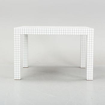 A model 2600 'Quadrema' table by Superstudio for Zenotta, designed in 1970.