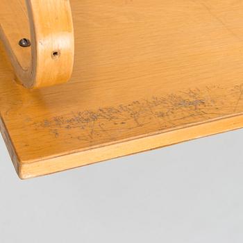 Alvar Aalto, seinähylly, malli 112, O.Y. Huonekalu- ja Rakennustyötehdas A.B. 1930/1940-luku.