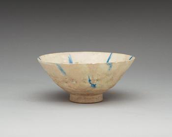 SKÅL. Diameter 19 cm. Iran, Keshan 1100-talets andra hälft.