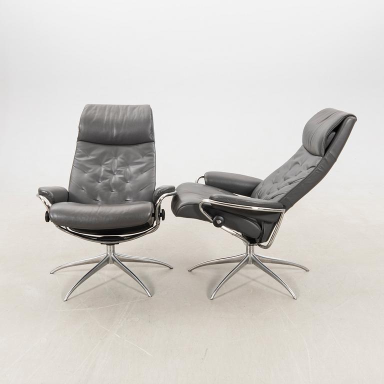 Armchairs a pair of Stressless Ekornes furniture, Norway.